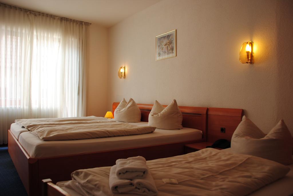 Hotel Kurfürst Garni Germersheim Zimmer foto